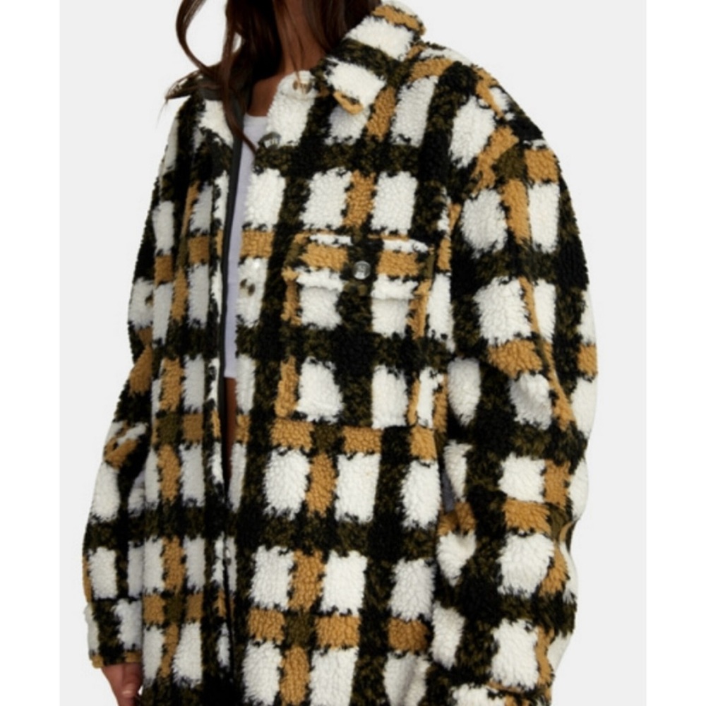 RVCA | NWT "Birdie" Plaid Faux Shearling Fleece Oversized Shirt Jacket - Picture 3 of 13